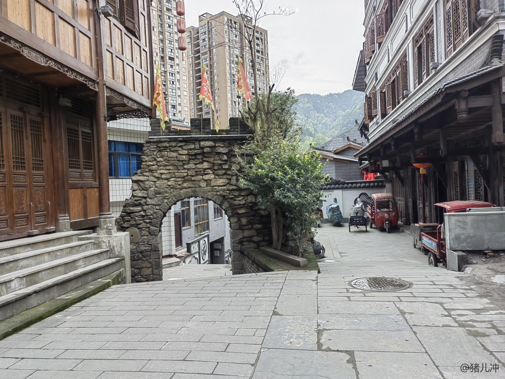 width=1024